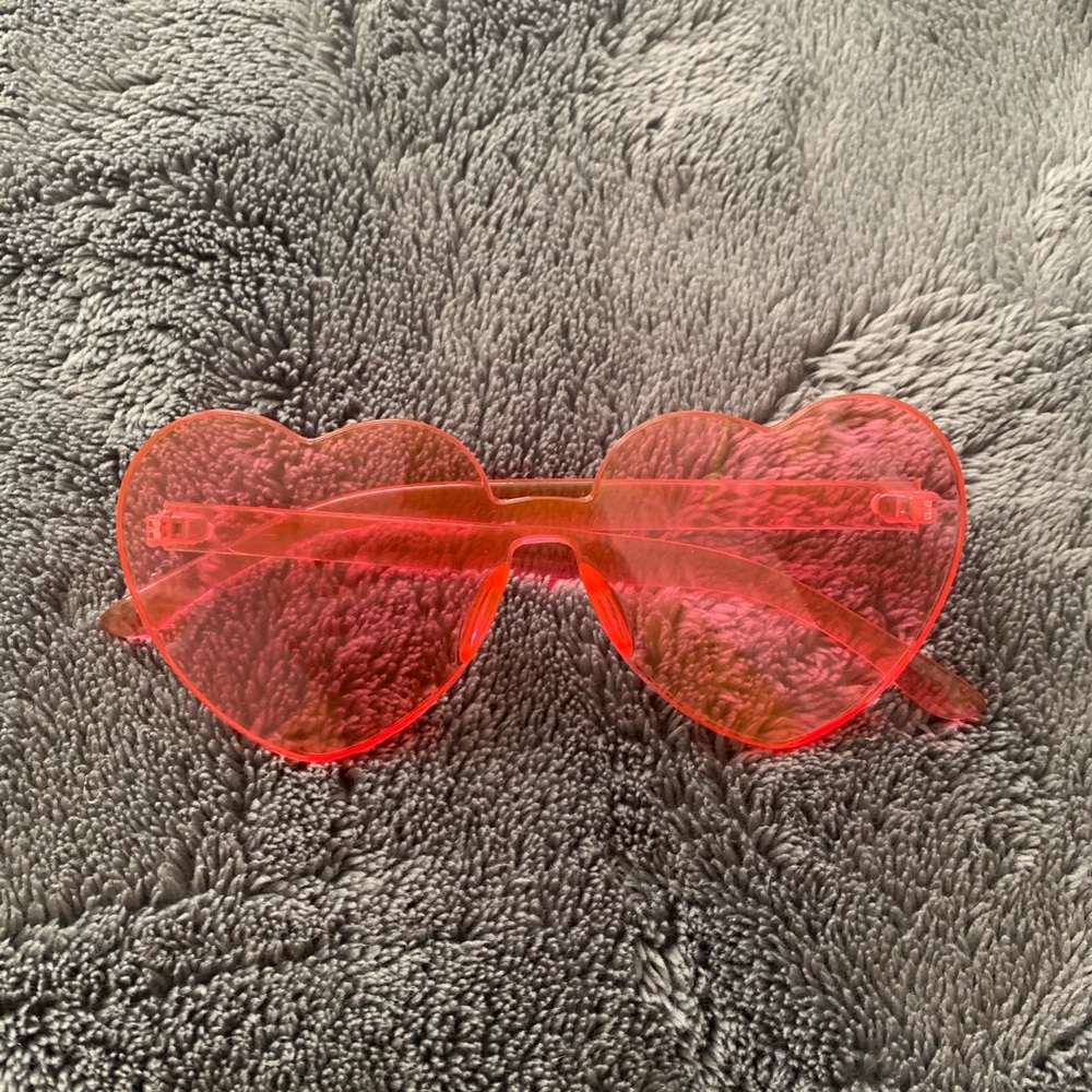heart shaped glasses